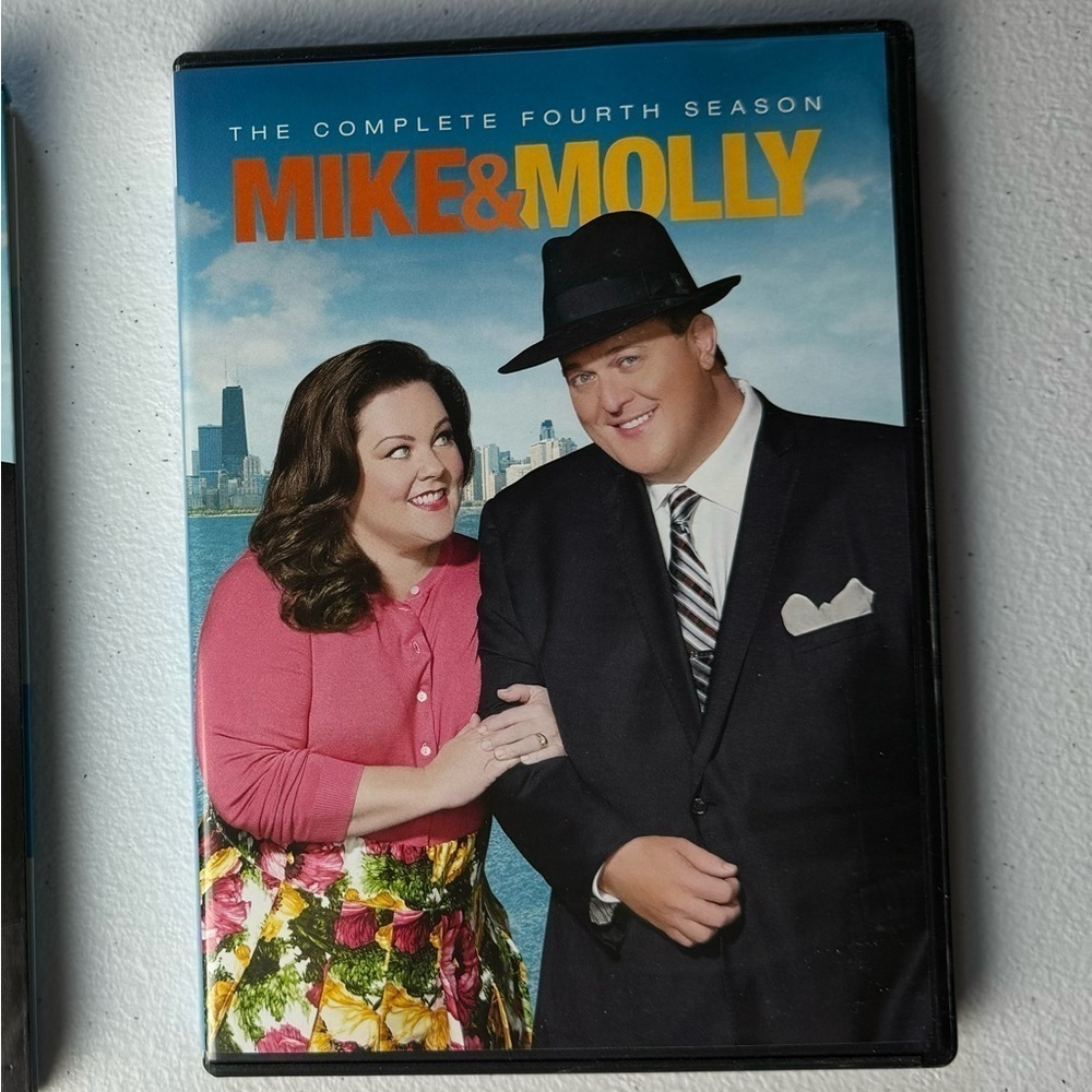 Mike & Molly The Complete Fourth Season DVD